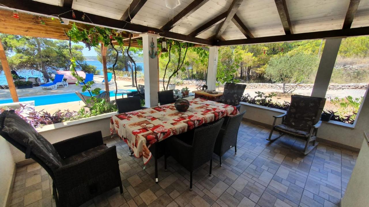 Obiteljska Kuca Za Odmor Futura Villa มิลนา ภายนอก รูปภาพ
