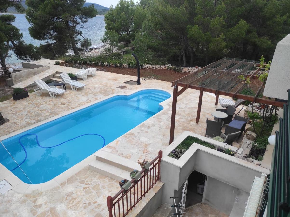 Obiteljska Kuca Za Odmor Futura Villa มิลนา ภายนอก รูปภาพ