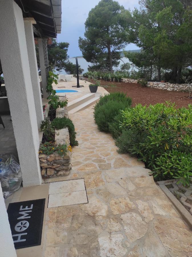 Obiteljska Kuca Za Odmor Futura Villa มิลนา ภายนอก รูปภาพ
