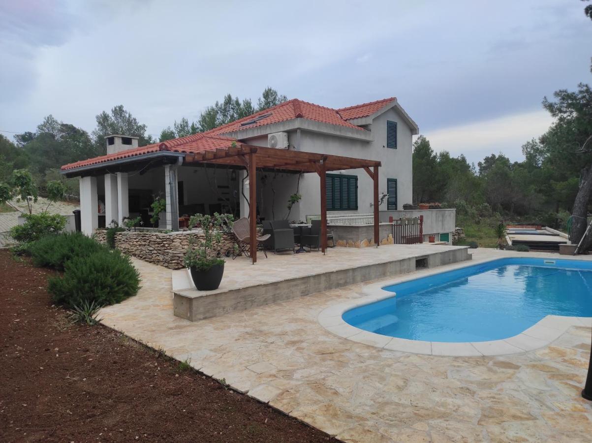 Obiteljska Kuca Za Odmor Futura Villa มิลนา ภายนอก รูปภาพ