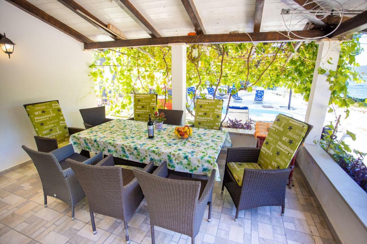 Obiteljska Kuca Za Odmor Futura Villa มิลนา ภายนอก รูปภาพ