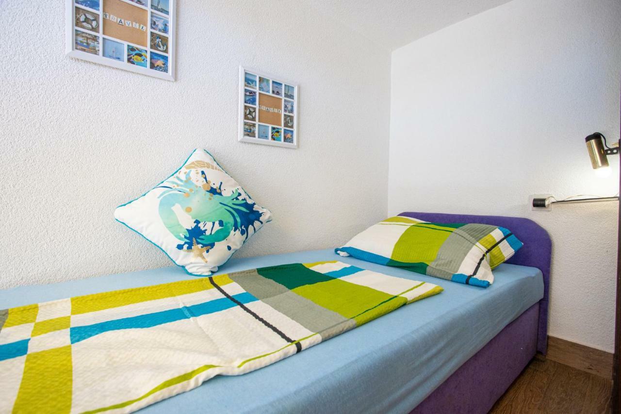 Obiteljska Kuca Za Odmor Futura Villa มิลนา ภายนอก รูปภาพ
