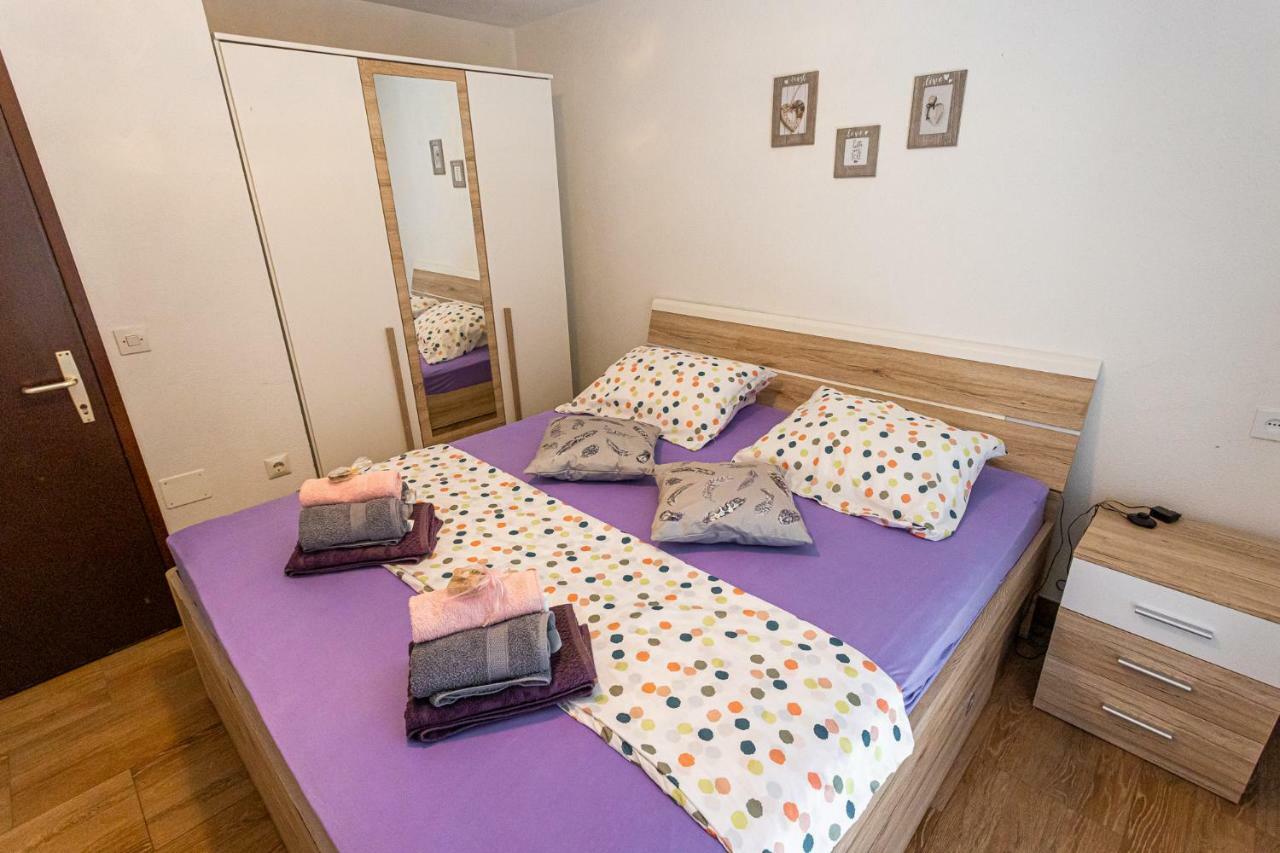 Obiteljska Kuca Za Odmor Futura Villa มิลนา ภายนอก รูปภาพ