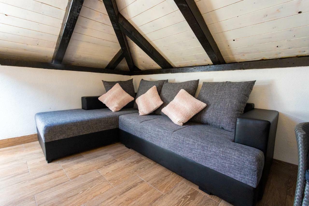 Obiteljska Kuca Za Odmor Futura Villa มิลนา ภายนอก รูปภาพ